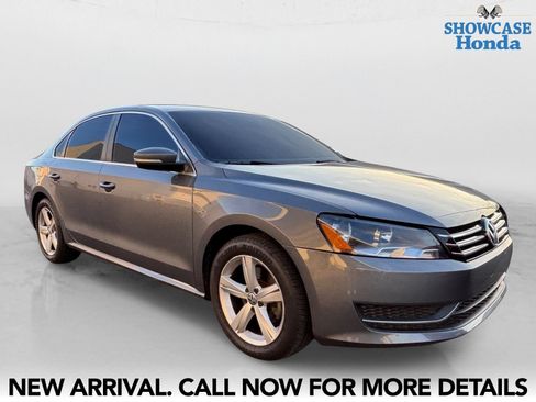 Used 2014 Volkswagen Passat 1.8T SE FWD image 6