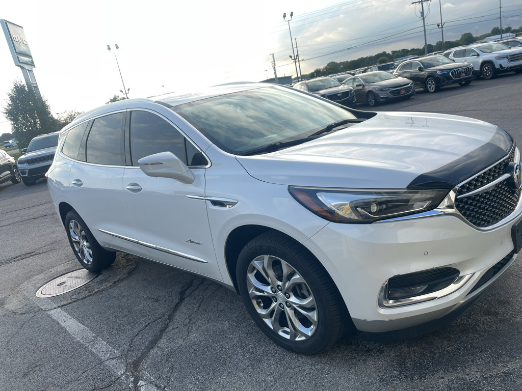 Used 2018 Buick Enclave Avenir w/ Avenir Technology Package AWD/4WD image 3