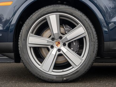 New 2026 Porsche Cayenne image 12