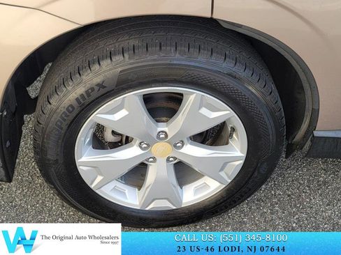 Used 2015 Subaru Forester 2.5i Premium w/ All-Weather Package AWD/4WD image 9