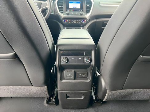 Used 2023 GMC Acadia SLT image 20