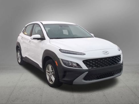 Used 2023 Hyundai Kona SE image 8