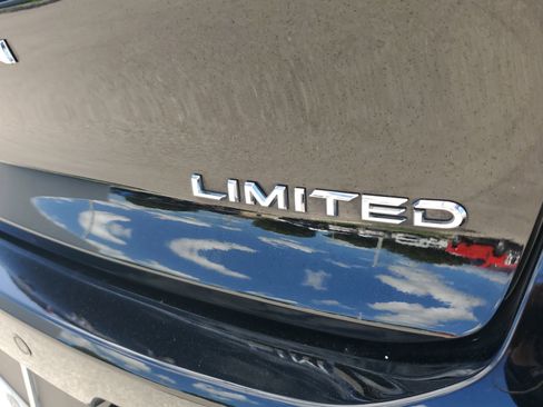 Used 2023 Toyota Crown Limited image 29