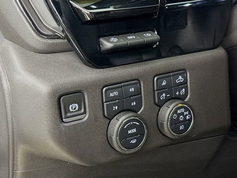 Used 2025 Chevrolet Silverado 1500 ZR2 w/ Technology Package image 12