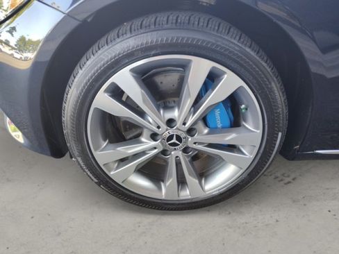 Used 2017 Mercedes-Benz C 350e Sedan image 9