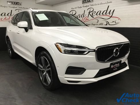 Used 2018 Volvo XC60 T5 Momentum w/ Vision Package AWD/4WD image 3