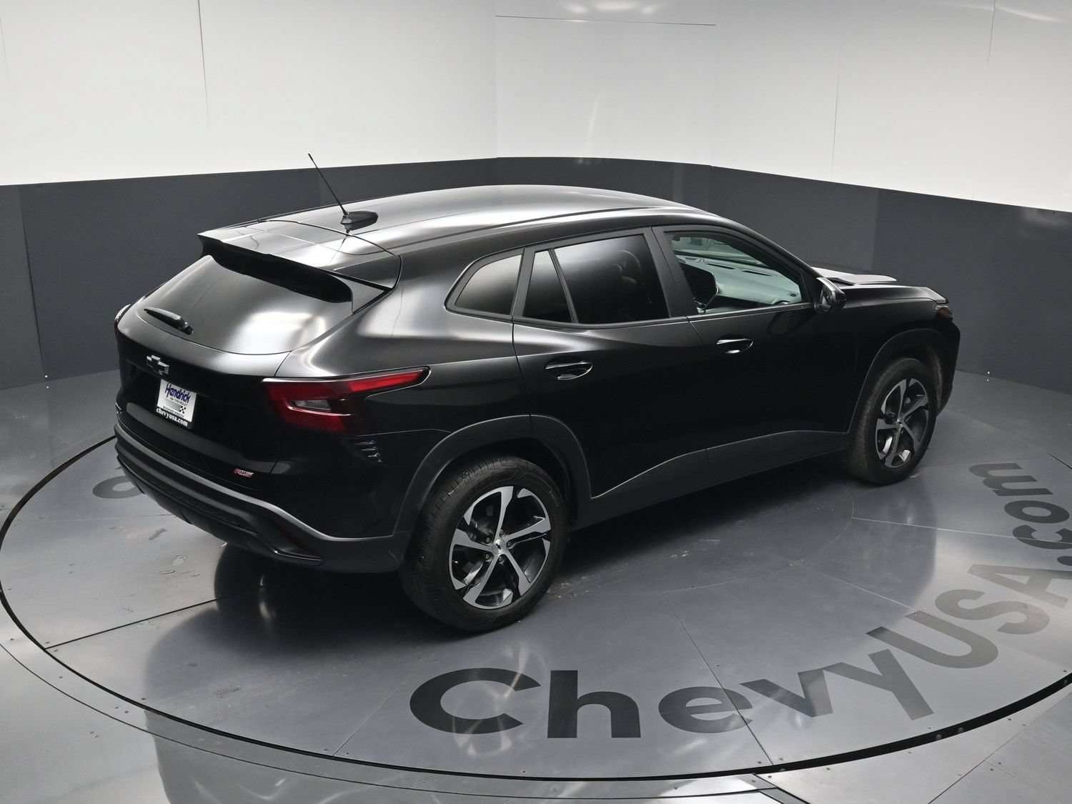Used 2025 Chevrolet Trax RS FWD image 34