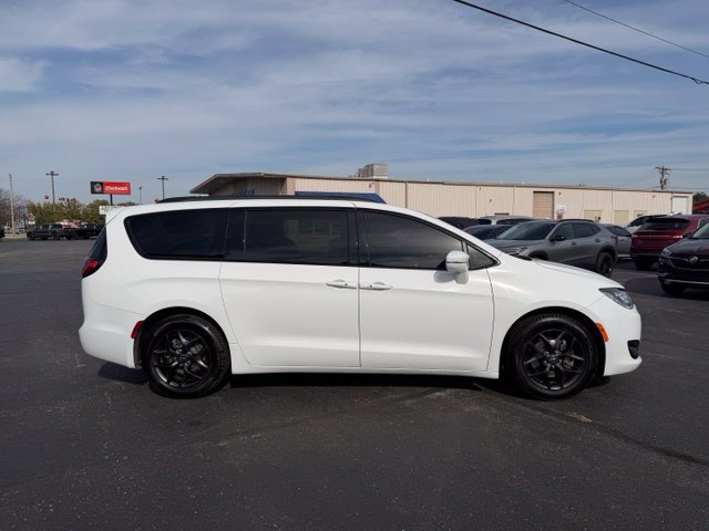 Used 2020 Chrysler Pacifica Limited FWD image 6