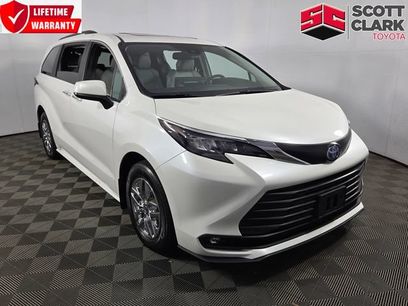 Used 2025 Toyota Sienna XLE