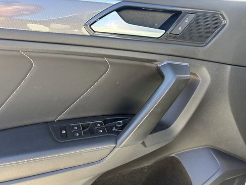 Used 2023 Volkswagen Tiguan SE R-Line image 11