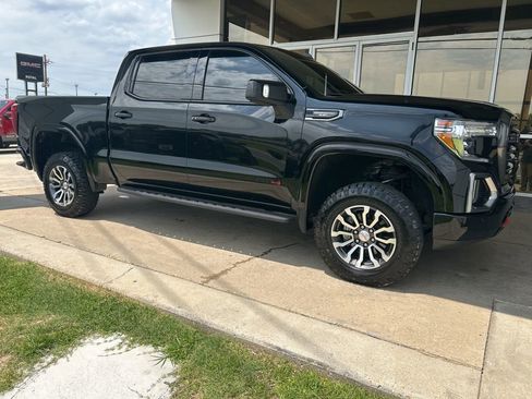 Used 2021 GMC Sierra 1500 AT4 w/ AT4 Premium Package AWD/4WD image 2