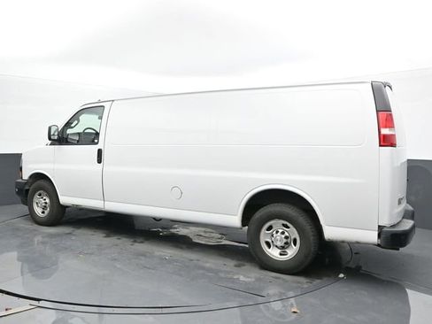 Used 2018 Chevrolet Express 2500 Extended w/ Driver Convenience Package image 7