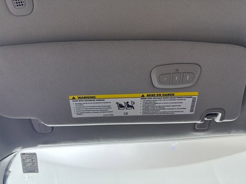 Used 2024 Chrysler Pacifica Limited image 31