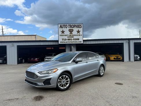 Used 2020 Ford Fusion SE FWD image 1