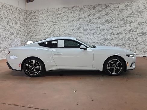 Used 2024 Ford Mustang Coupe image 6