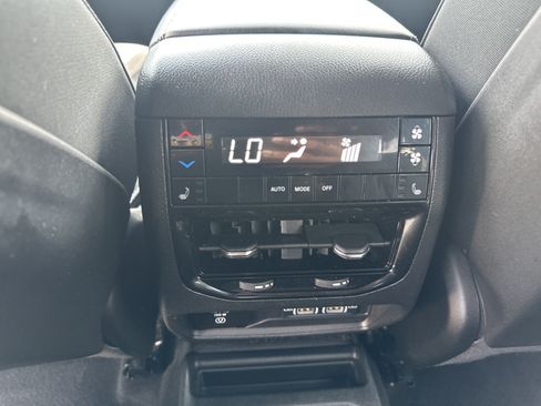 Used 2024 Jeep Grand Cherokee L Limited AWD/4WD image 24