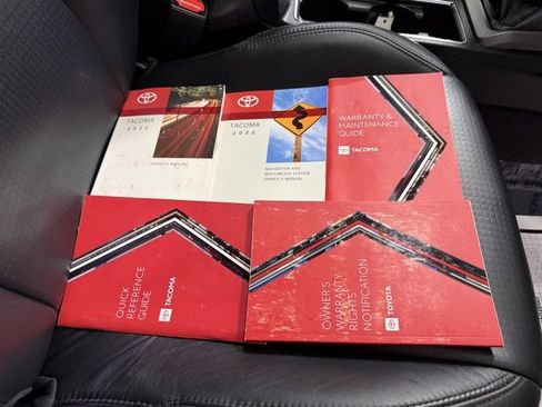 Used 2022 Toyota Tacoma TRD Off-Road image 23