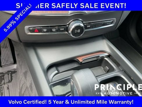 Certified 2023 Volvo XC60 T8 Plus AWD/4WD image 22