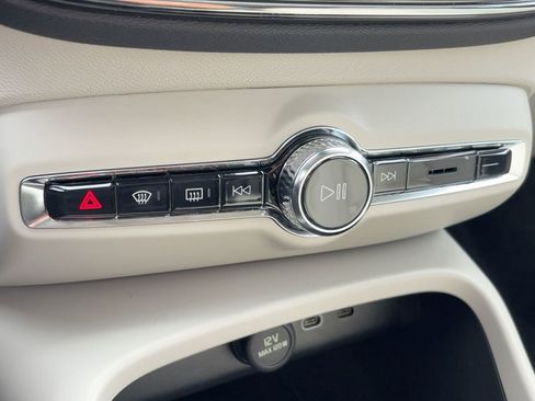 New 2026 Volvo XC40 B5 Plus w/ Protection Package Premier image 18