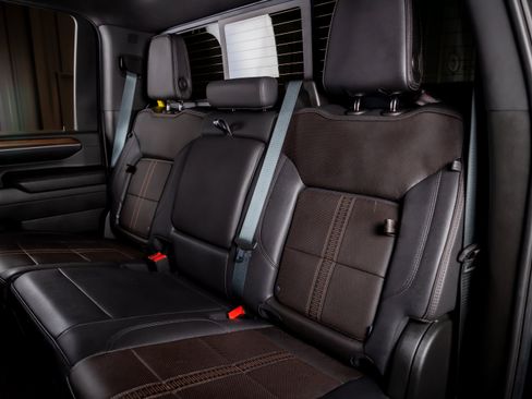 Used 2024 Chevrolet Silverado 2500 High Country w/ High Country Premium Package AWD/4WD image 22