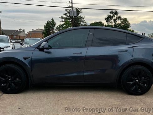 Used 2024 Tesla Model Y Long Range AWD/4WD image 11