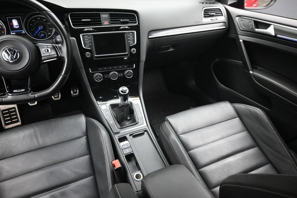 Used 2017 Volkswagen Golf R 4-Door AWD/4WD image 15