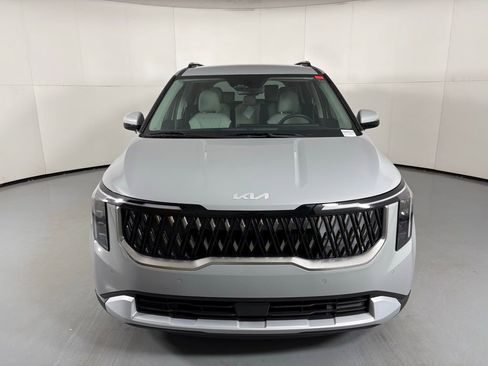 New 2026 Kia Carnival EX FWD image 3