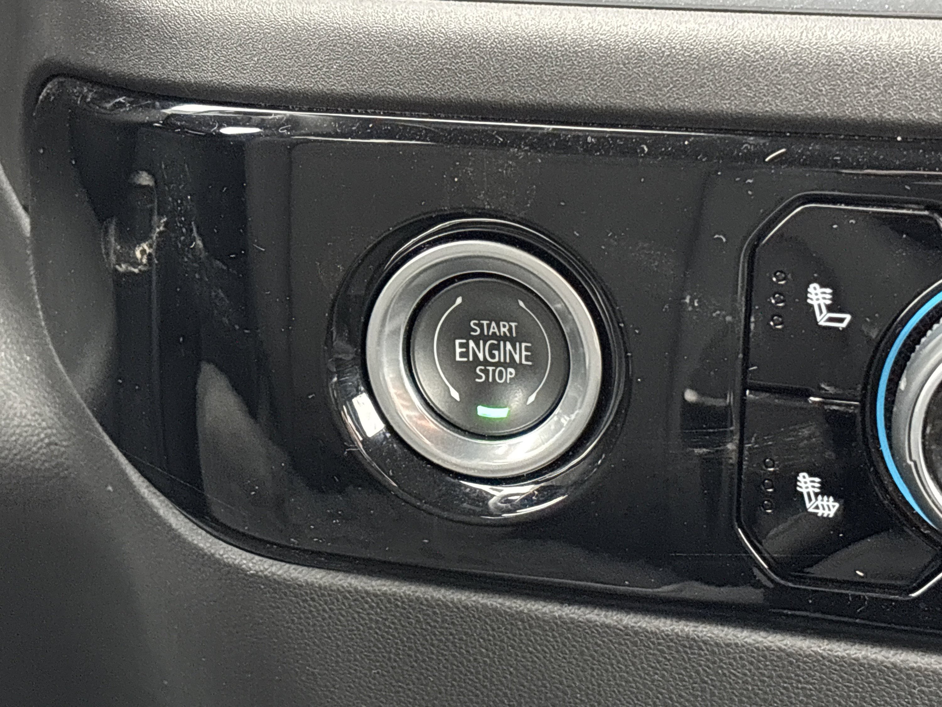 Used 2024 Chevrolet Silverado 1500 LT AWD/4WD image 23