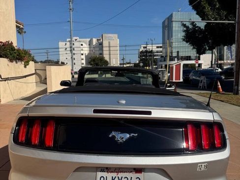 Used 2016 Ford Mustang Premium RWD image 29