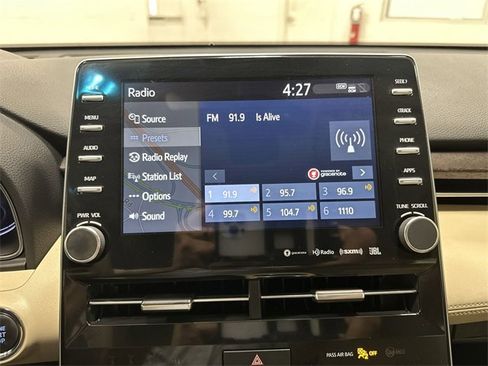 Used 2019 Toyota Avalon Limited image 32