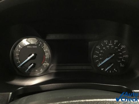 Used 2017 Ford Explorer XLT image 44