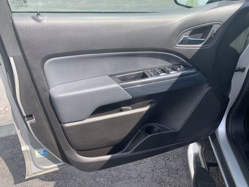 Used 2017 Chevrolet Colorado Z71 AWD/4WD image 19