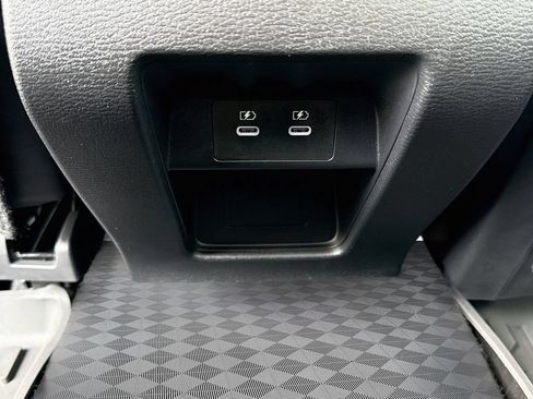 Used 2025 Mitsubishi Outlander SE FWD image 27