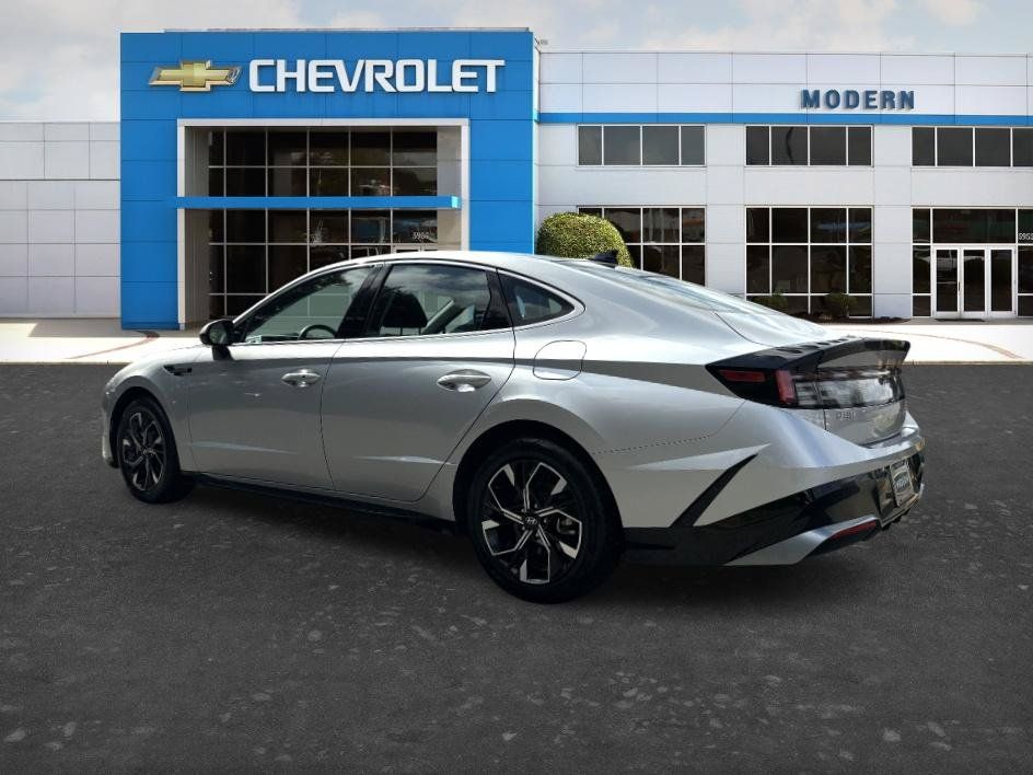 Used 2025 Hyundai Sonata SEL FWD image 3