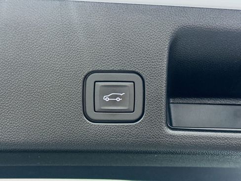 Used 2024 Chevrolet Equinox EV RS FWD image 29