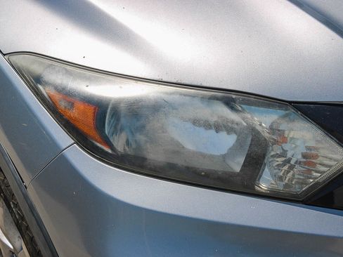 Used 2017 Honda HR-V LX image 2