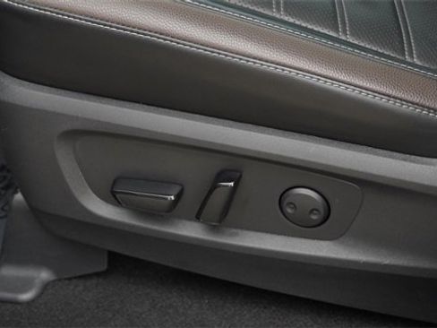 Used 2023 Nissan Pathfinder Platinum w/ Cargo Package image 21