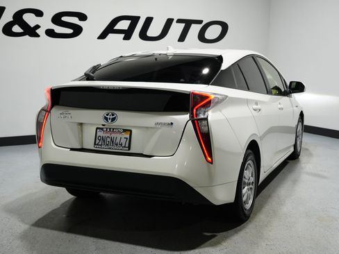 Used 2016 Toyota Prius Two w/ Preferred Accessory Package image 8