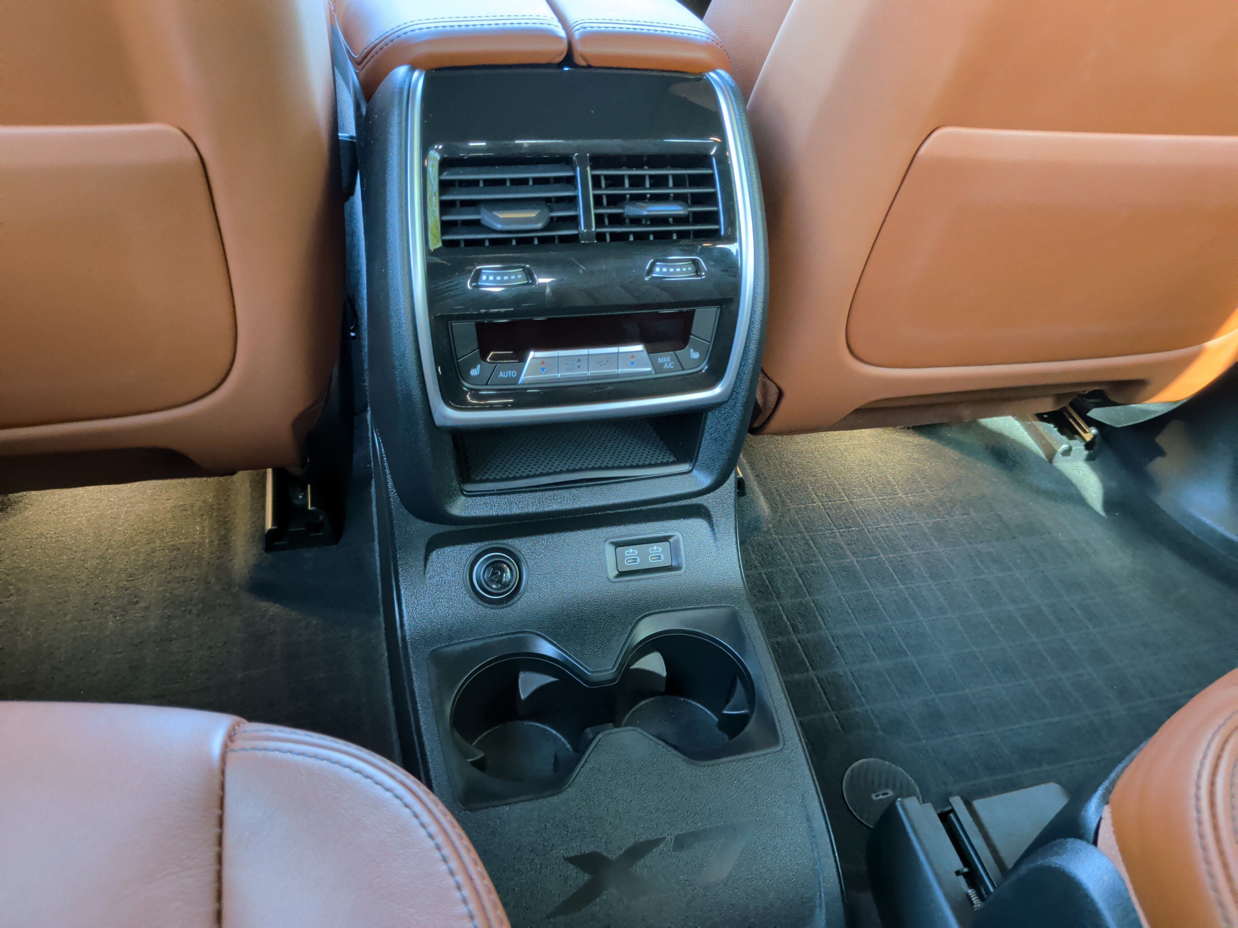 Used 2023 BMW X7 M60i w/ Executive Package AWD/4WD image 39