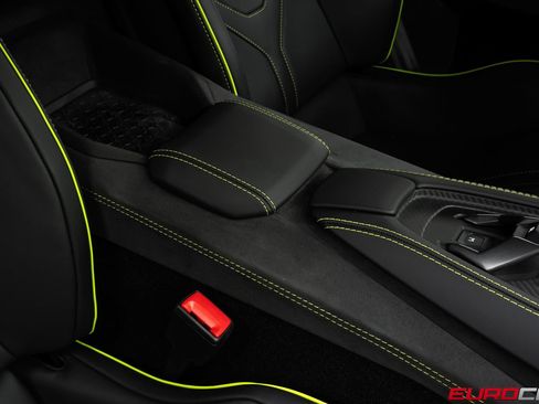 Used 2025 Lamborghini Revuelto AWD/4WD image 40