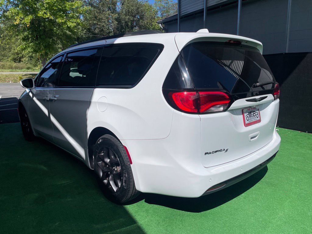 Used 2019 Chrysler Pacifica Touring-L Plus w/ S Appearance Package FWD image 5