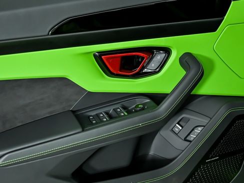 Used 2023 Lamborghini Urus S image 18