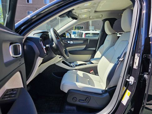 New 2025 Volvo XC40 B5 Ultra w/ Climate Package image 20