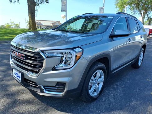 Used 2024 GMC Terrain SLE w/ Driver Convenience Package AWD/4WD image 3