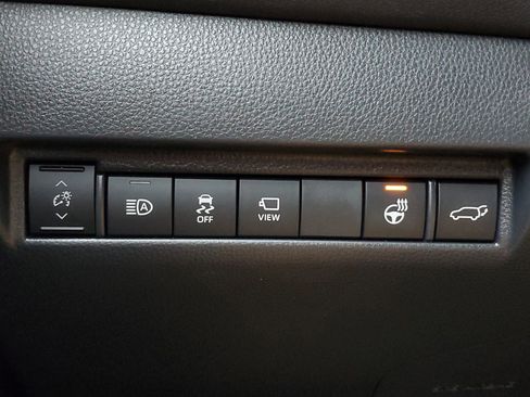 Used 2024 Toyota Venza Limited image 29