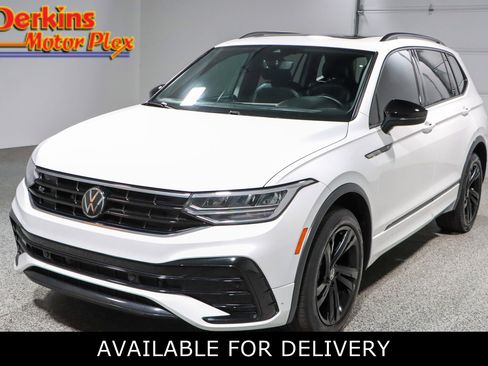 Used 2024 Volkswagen Tiguan SE R-Line FWD image 1