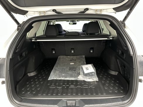 Certified 2025 Subaru Outback Onyx Edition image 13