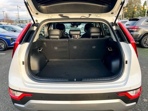 Certified 2024 Kia Niro EX image 9