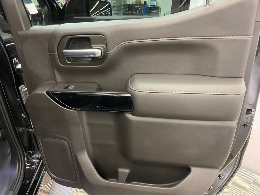 Used 2020 Chevrolet Silverado 1500 LTZ w/ LTZ Plus Package AWD/4WD image 13