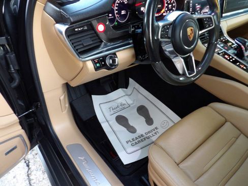 Used 2018 Porsche Panamera 4 image 67